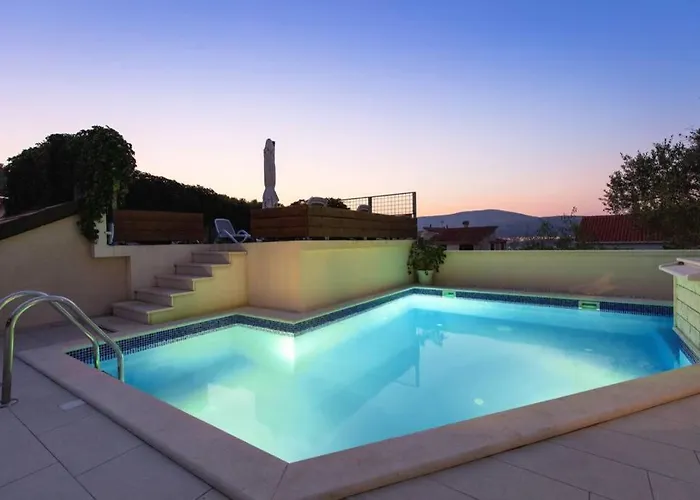 Lipovac Villa *
